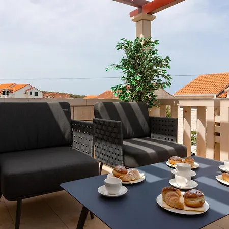 Apartments4you 5 - Brand New Luxury 2-br - 200 Meters From The - Free Parking - Beautiful Terrace Daire *