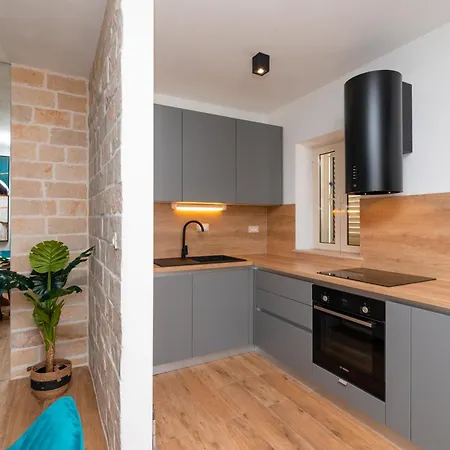 Penthouse4four - Apartments4you - Brand New 2-br - 200 Meters From The - Free Parking - Beautiful Terrace - Buralux * Supetar