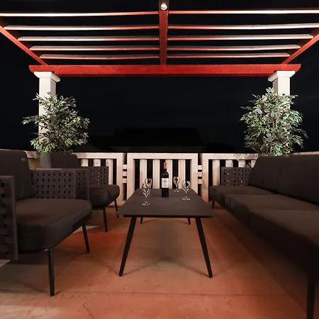 Daire Apartments4you 5 - Brand New Luxury 2-br - 200 Meters From The - Free Parking - Beautiful Terrace Supetar
