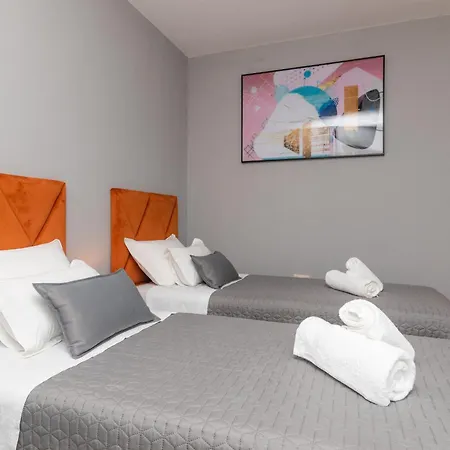 Apartments4you 5 - Brand New Luxury 2-br - 200 Meters From The - Free Parking - Beautiful Terrace Daire *