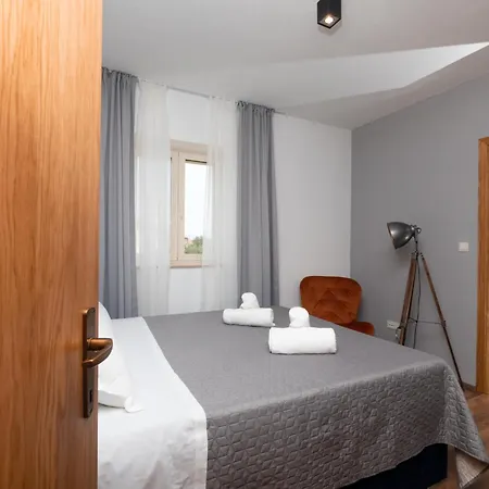 Penthouse4four - Apartments4you - Brand New 2-br - 200 Meters From The - Free Parking - Beautiful Terrace - Buralux Supetar