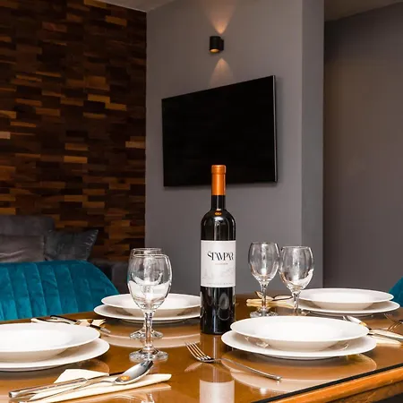 Apartments4you 5 - Brand New Luxury 2-br - 200 Meters From The - Free Parking - Beautiful Terrace *
