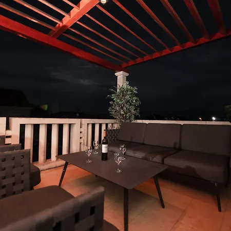 Apartments4you 5 - Brand New Luxury 2-br - 200 Meters From The - Free Parking - Beautiful Terrace