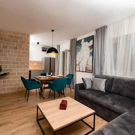 Apartments4you 5 - Brand New Luxury 2-br - 200 Meters From The - Free Parking - Beautiful Terrace
