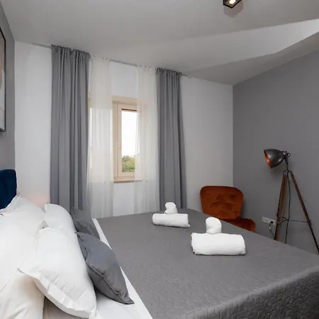 Apartments4you 5 - Brand New Luxury 2-br - 200 Meters From The - Free Parking - Beautiful Terrace *