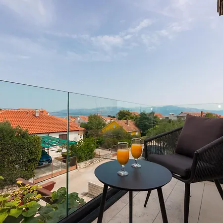 Apartments4you 5 - Brand New Luxury 2-br - 200 Meters From The - Free Parking - Beautiful Terrace