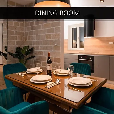 Daire Apartments4you 5 - Brand New Luxury 2-br - 200 Meters From The - Free Parking - Beautiful Terrace *