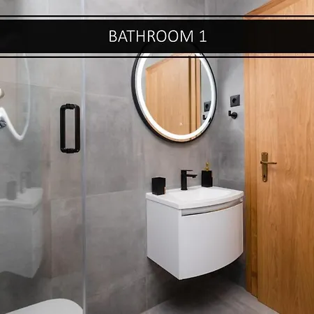 Apartments4you 5 - Brand New Luxury 2-br - 200 Meters From The - Free Parking - Beautiful Terrace *