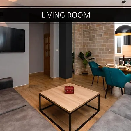 Daire Apartments4you 5 - Brand New Luxury 2-br - 200 Meters From The - Free Parking - Beautiful Terrace